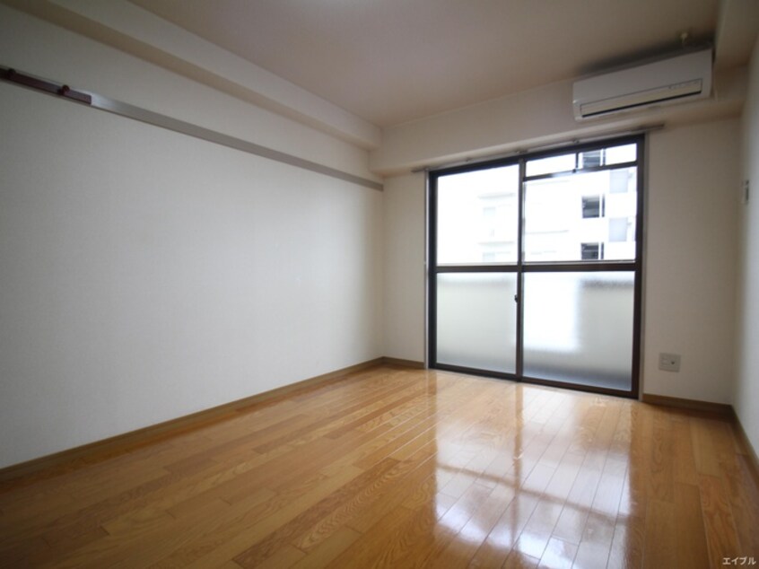 居室 ヤマゼンロイヤルパレス