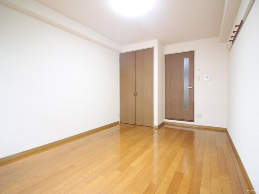 居室 ヤマゼンロイヤルパレス