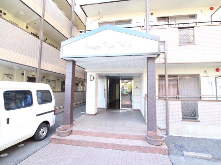 エントランス部分 ヤマゼンロイヤルパレス