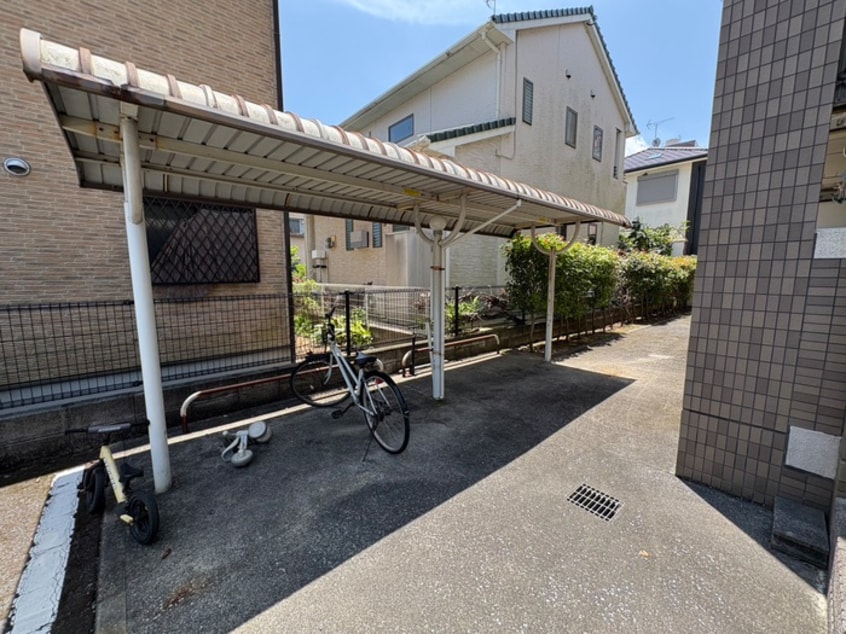 駐輪場 グランドフェニックス