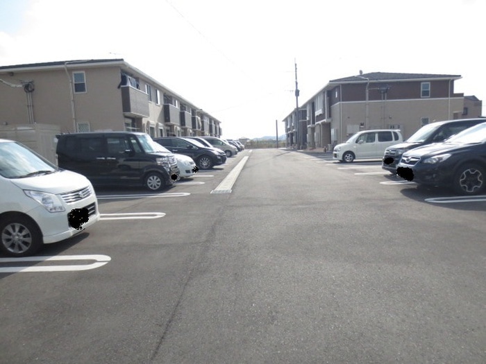 駐車場 フェリオA棟