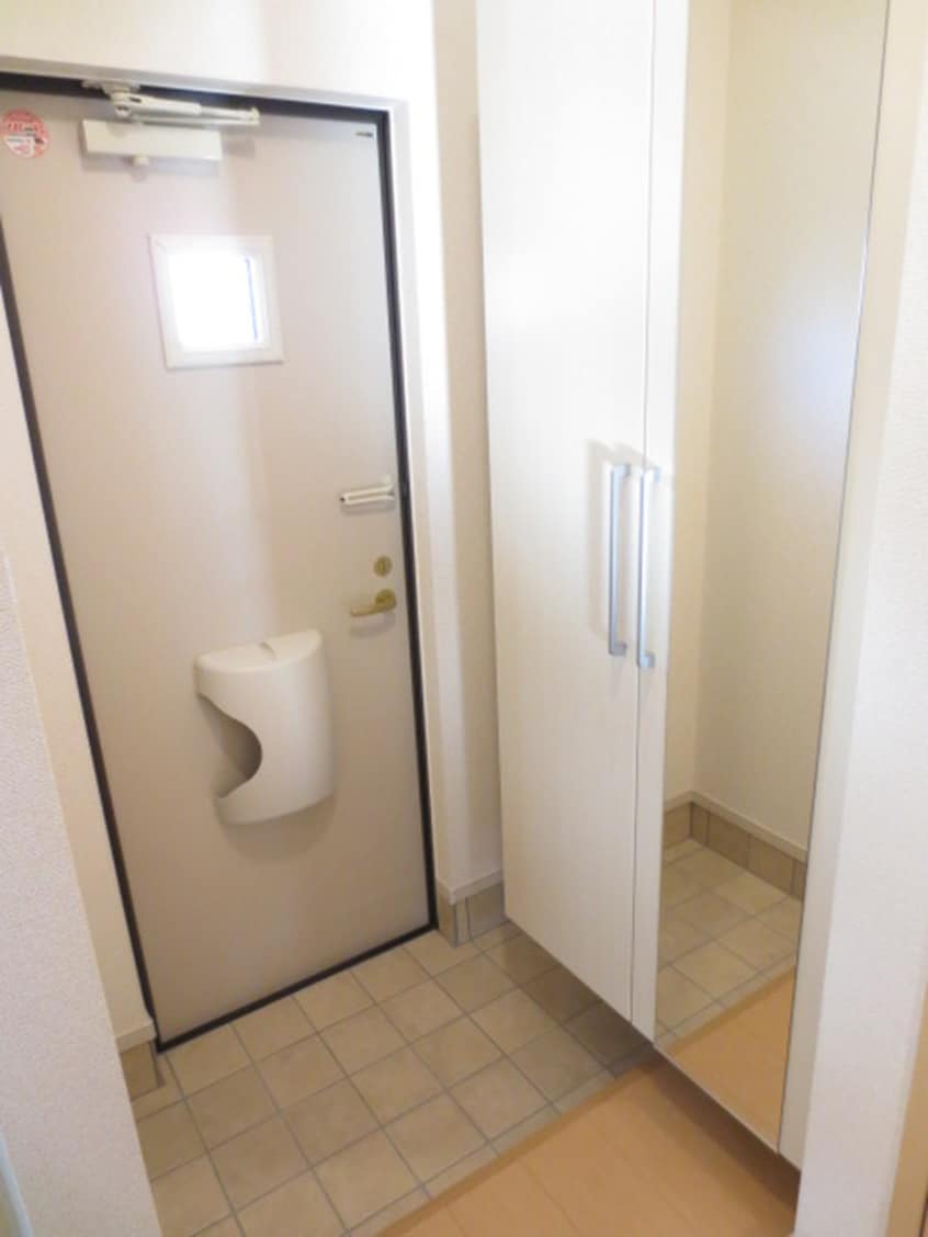 玄関 フェリオA棟