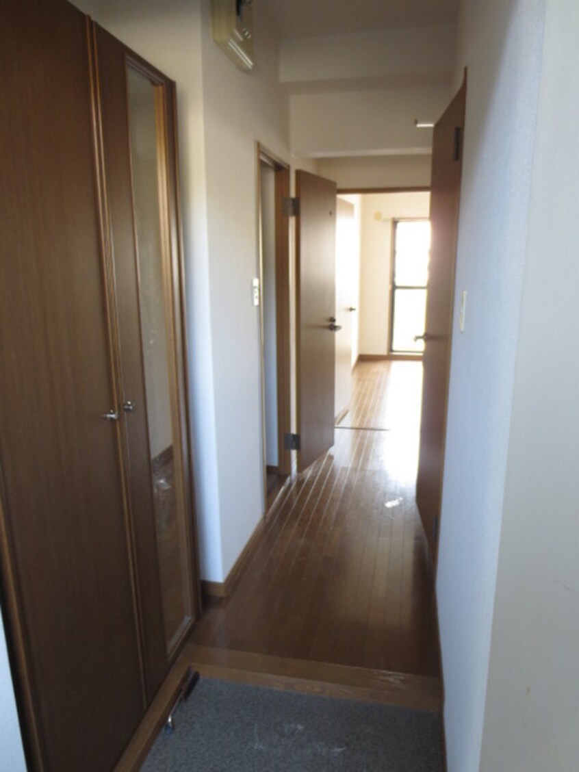 玄関 グランデージ空港南