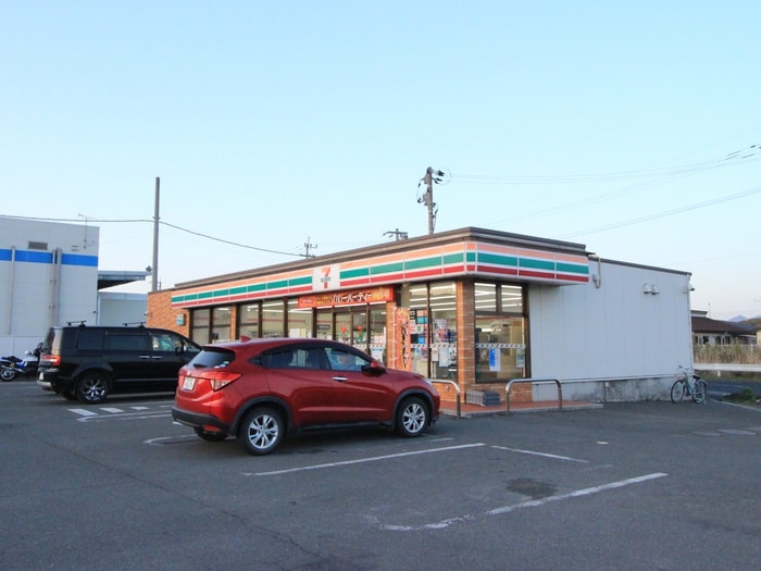 セブンイレブン鞍手新延雛尻店(コンビニ)まで9700m ステラコ－ト壱番館Ｂ棟