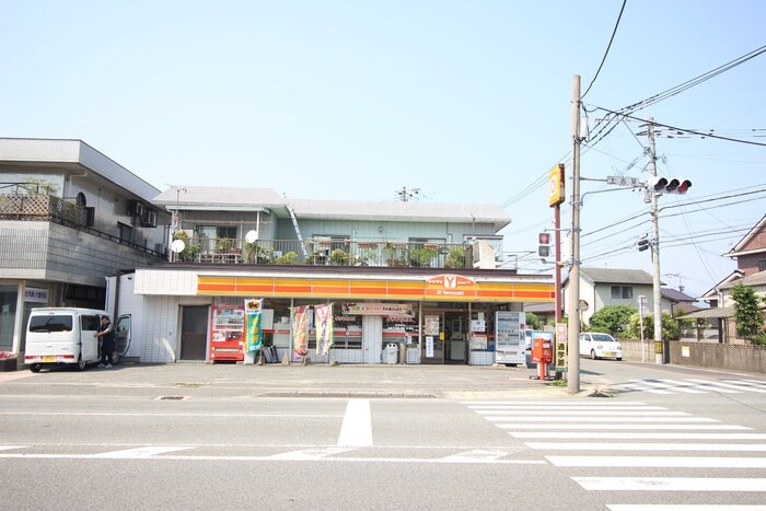 ヤマザキショップ(コンビニ)まで230m リックメゾン武蔵