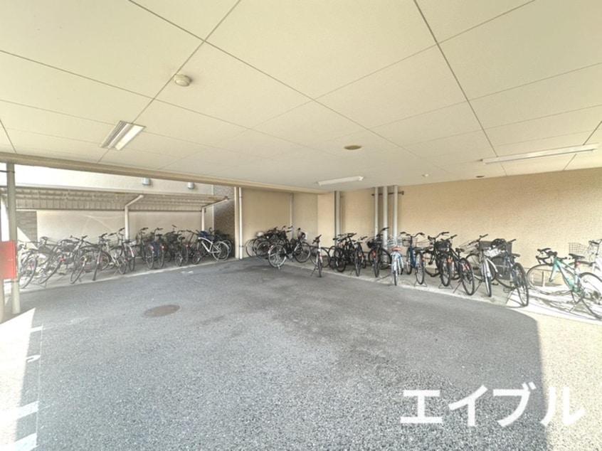 駐輪場 エクレール中井