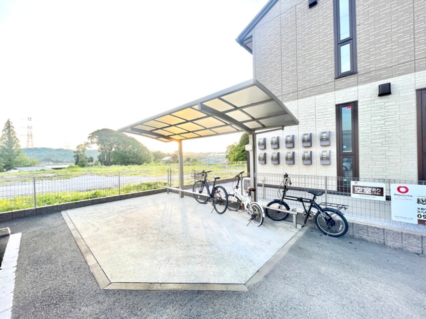 駐輪場 テロワール五番館