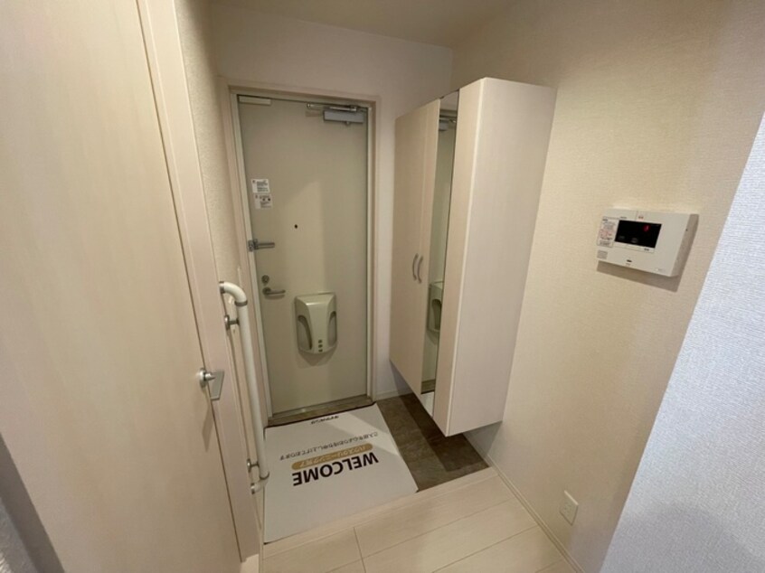 玄関 Alltid　glad fargerik