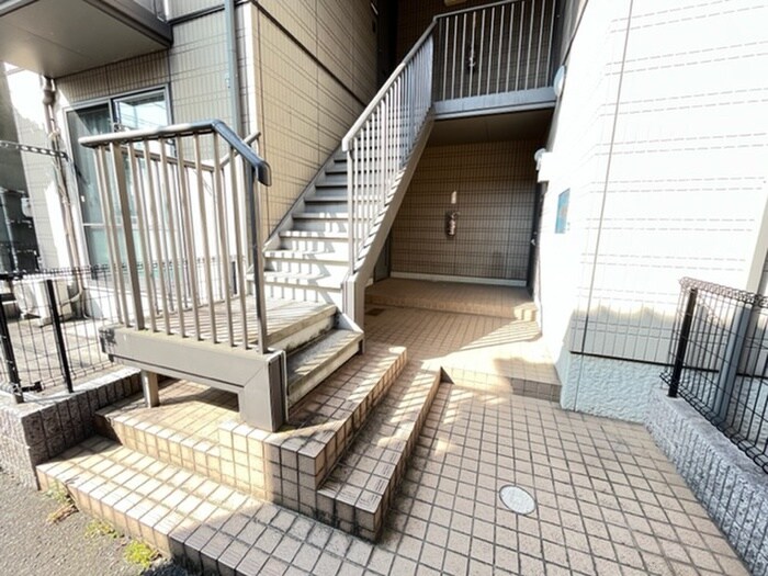 エントランス部分 メゾン嶋田