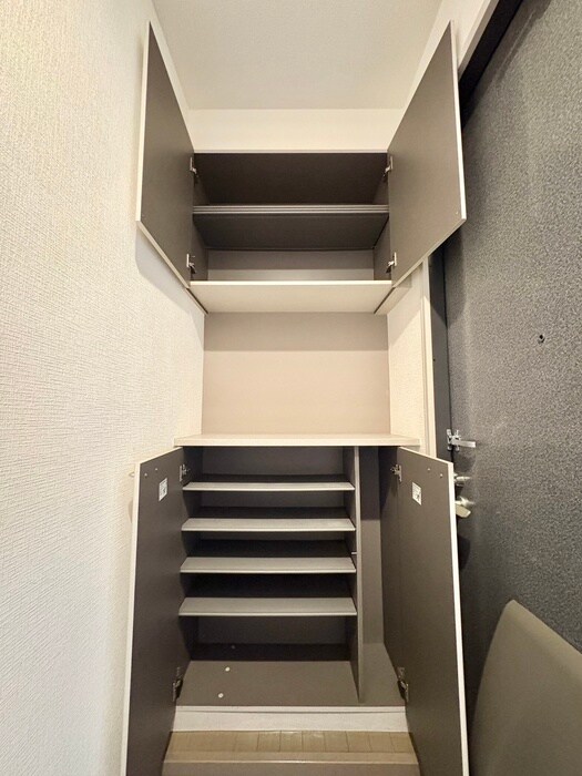 靴箱 メゾン嶋田