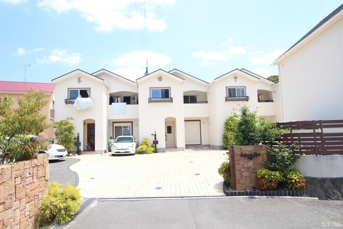 エントランス部分 ｺﾘｰﾇ ﾄﾞｩ ﾌﾚｰﾙ East Stage