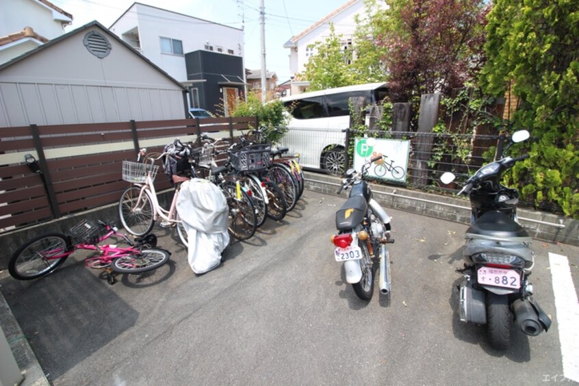 駐輪場 ｺﾘｰﾇ ﾄﾞｩ ﾌﾚｰﾙ East Stage