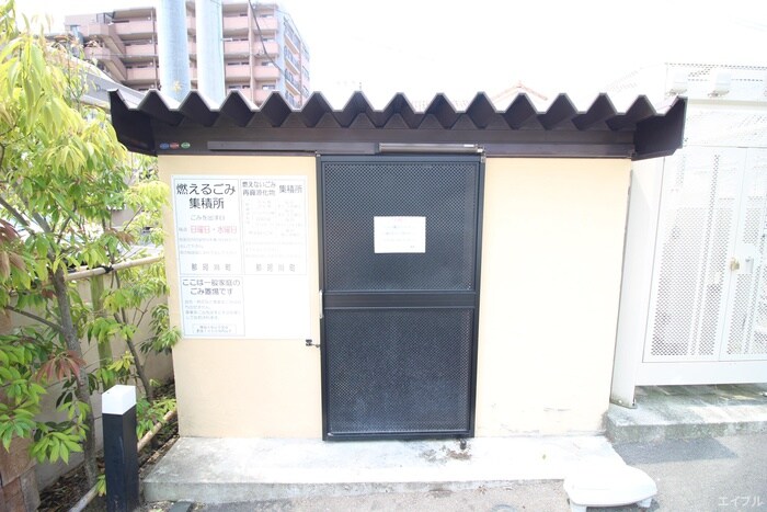 建物設備 ｺﾘｰﾇ ﾄﾞｩ ﾌﾚｰﾙ East Stage