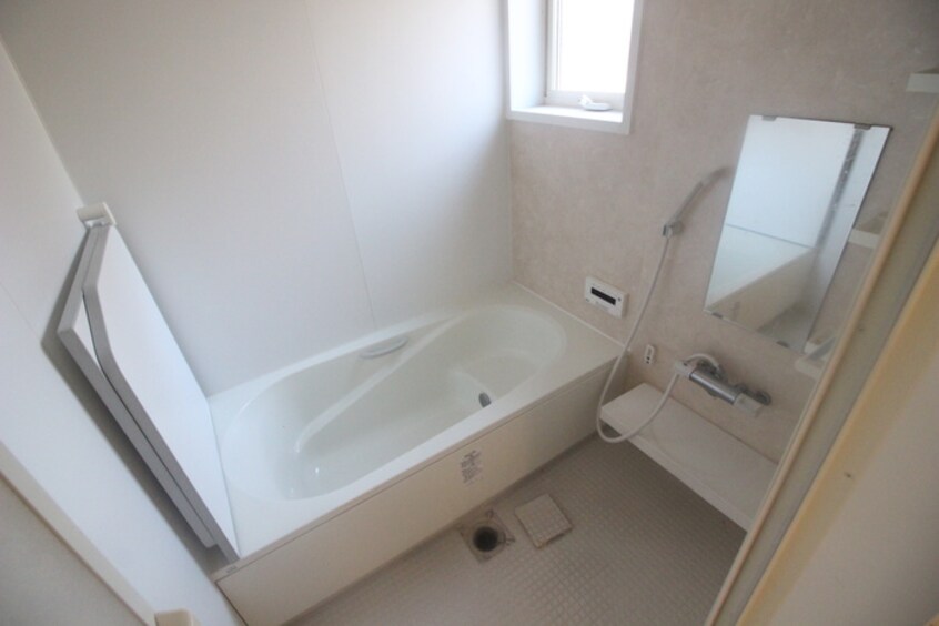 バス／シャワールーム等 ｺﾘｰﾇ ﾄﾞｩ ﾌﾚｰﾙ East Stage