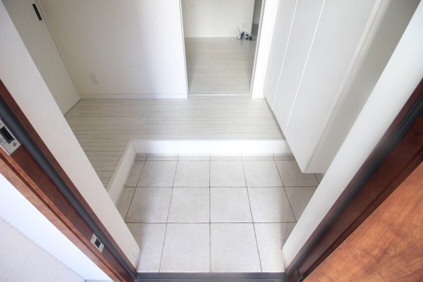 玄関 ｺﾘｰﾇ ﾄﾞｩ ﾌﾚｰﾙ East Stage