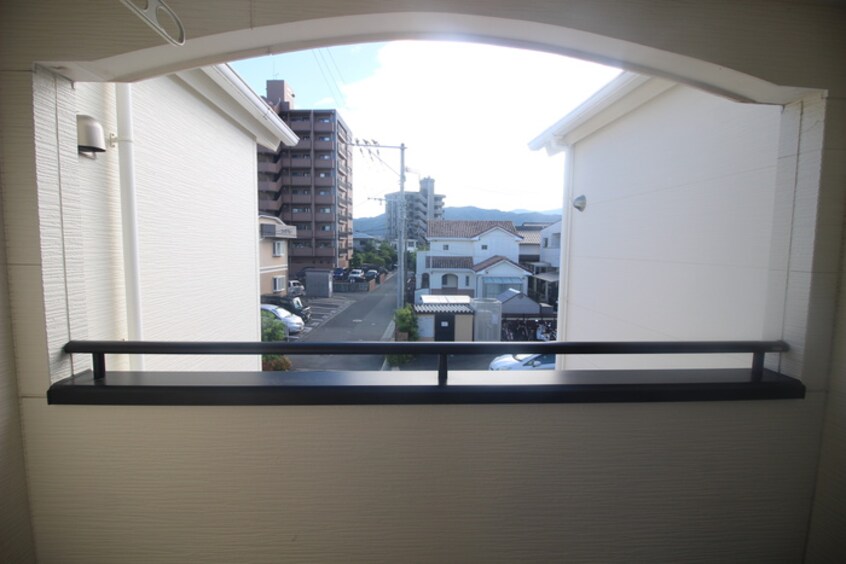 室内からの展望 ｺﾘｰﾇ ﾄﾞｩ ﾌﾚｰﾙ East Stage