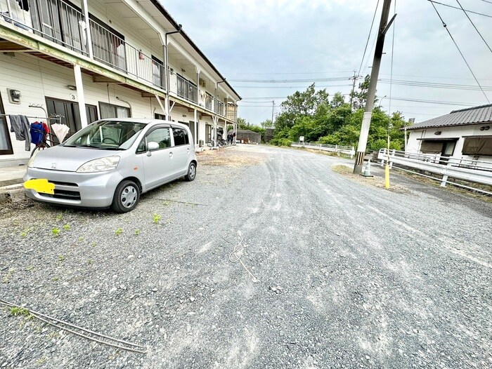 駐車場 神崎ハイツＢ棟