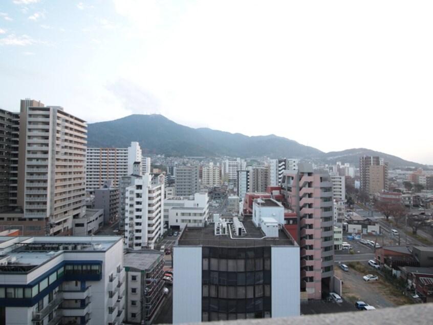 室内からの展望 ウイングス八幡駅前