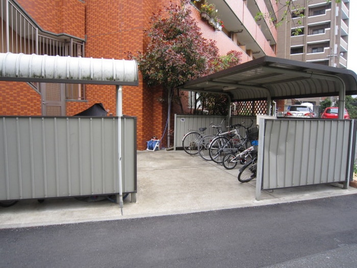 駐輪場 寿マンション