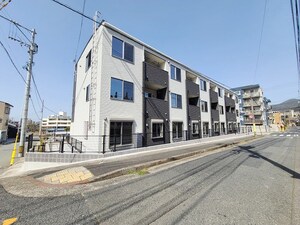 カミング萩ヶ丘公園　2棟