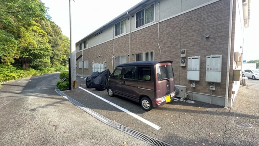 駐車場 クレストール川島