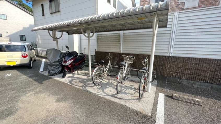 駐輪場 クレストール川島
