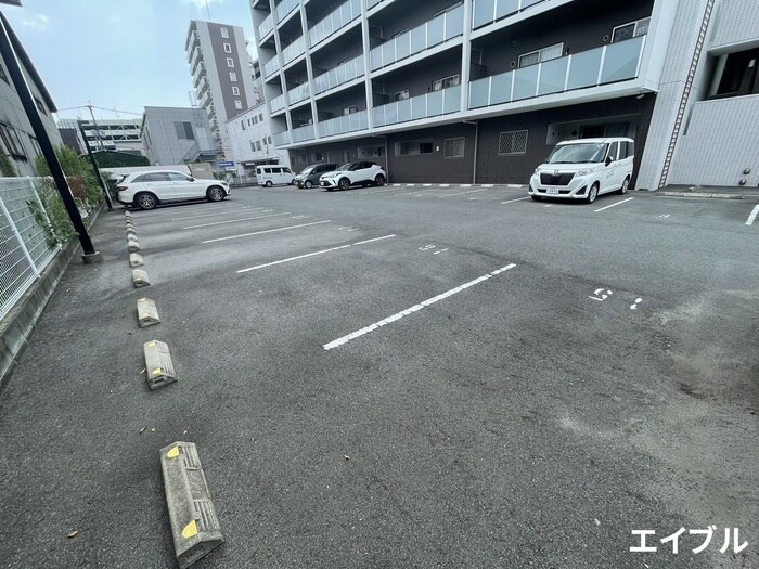 駐車場 モントーレヒルズ悠