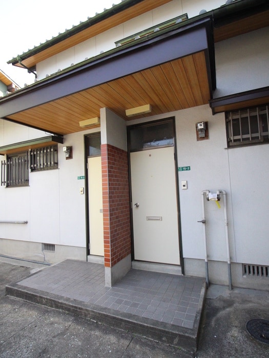 エントランス部分 武石アパ－ト