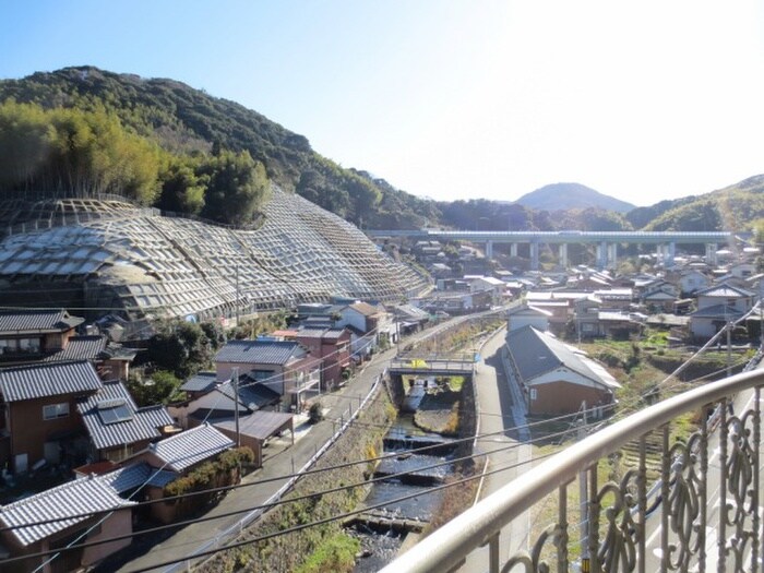 室内からの展望 シャルダン中尾