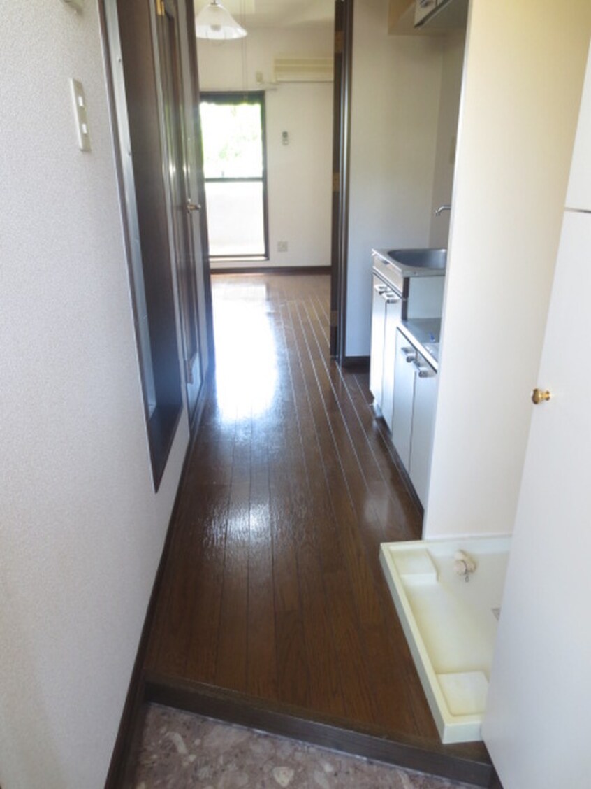 廊下 エムビル唐原