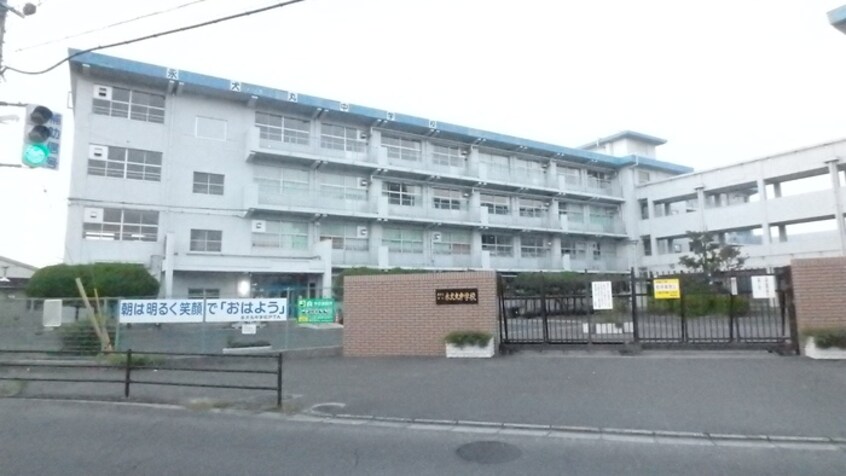 永犬丸中学校(中学校/中等教育学校)まで180m 山本邸Ⅱ