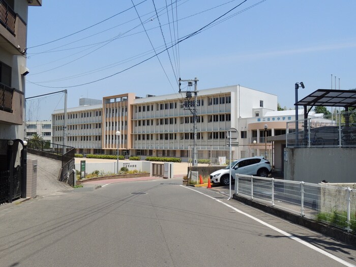 二日市中学校(中学校/中等教育学校)まで200m ﾌｫｰｻｲﾄ紫R・View terrace