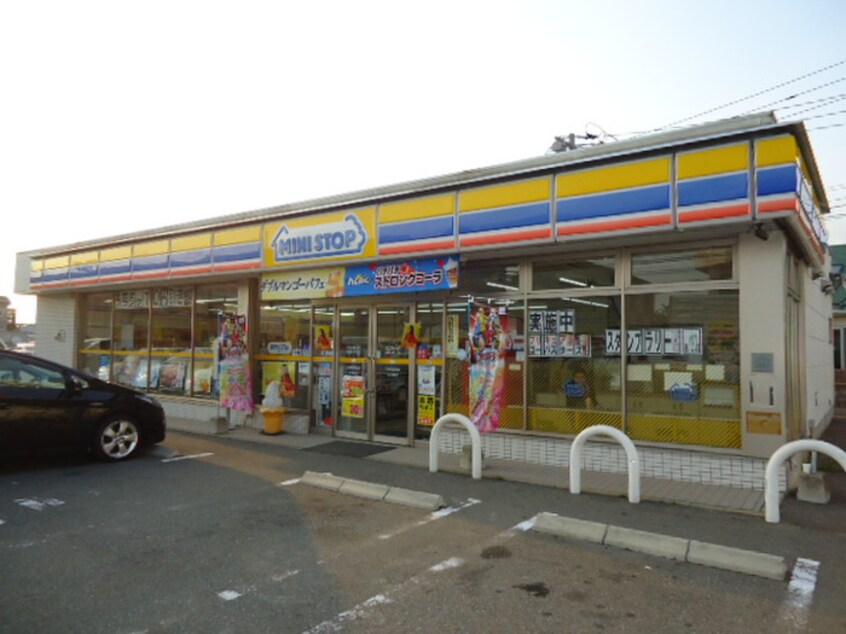 ミニストップ多の津(コンビニ)まで400m ＰＬＥＡＳＴ箱崎公園