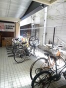 駐輪場 養巴ビル