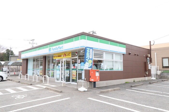 ファミリーマート飯塚弁分店(コンビニ)まで1400m アンデスハイツⅡ