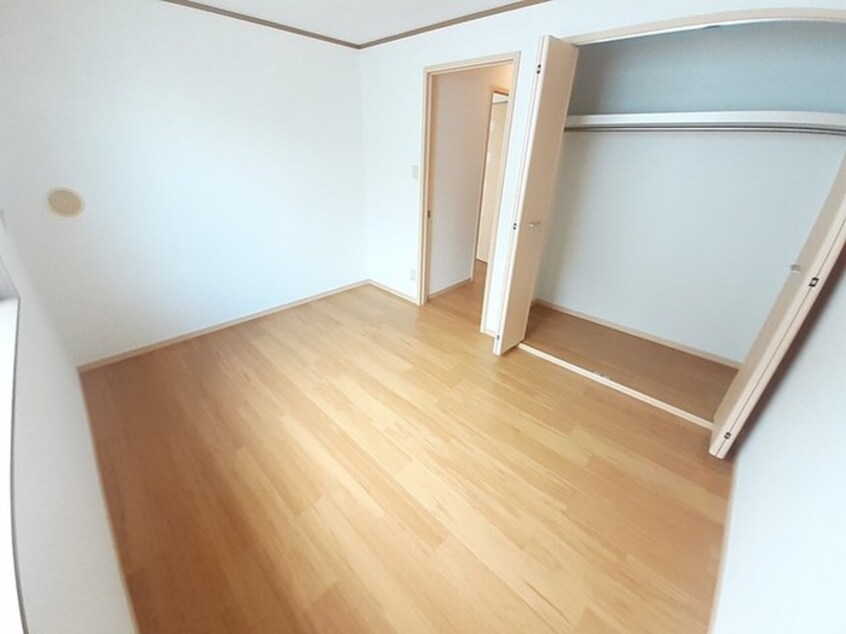 収納 RアベニールB