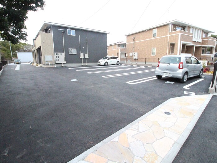 駐車場 ライトウィッシュ