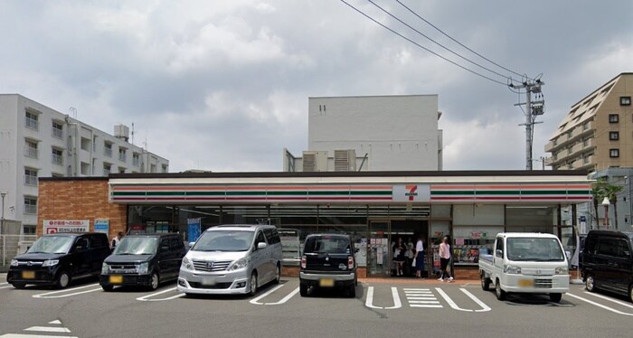 セブンイレブン(コンビニ)まで300m スズキビル歯大前