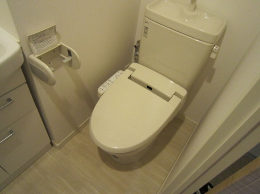 トイレ ｻｳﾞｫｲｻﾞ・ﾃｨﾌｧﾅ（902）