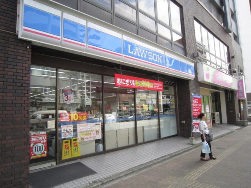 ローソン小倉白銀店(コンビニ)まで550m オリオン