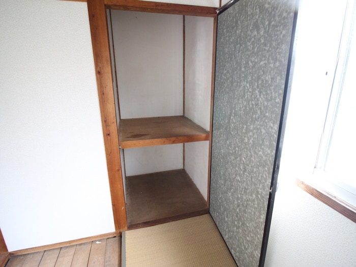 収納 高雄１丁目貸家