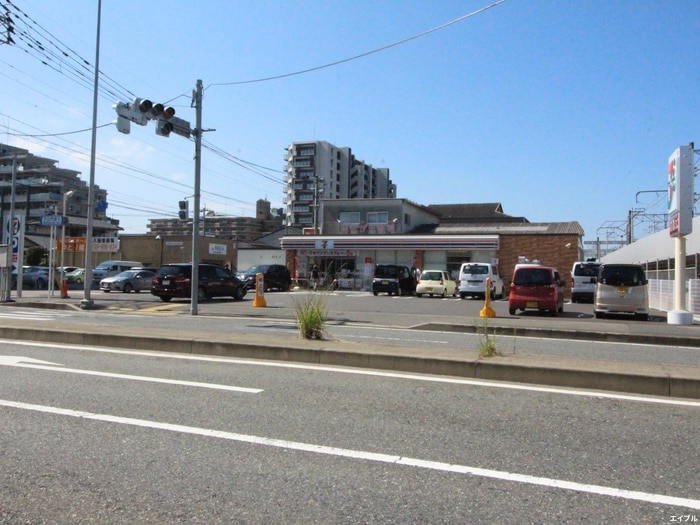 セブン-イレブン 福岡下山門通り店(コンビニ)まで600m クレフラスト小戸B棟