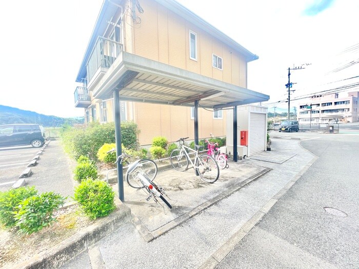 駐輪場 エスポアール愛　C棟