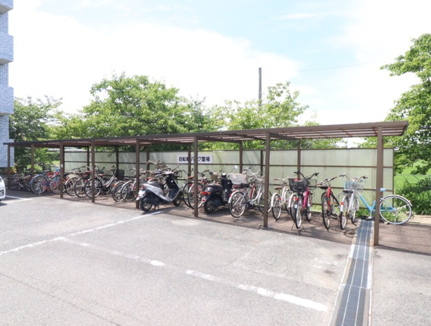 駐輪場 ウインクス光岡