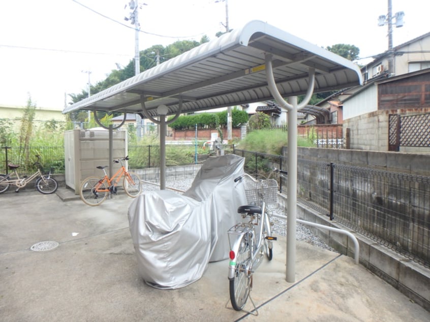 駐輪場 クレストールアン