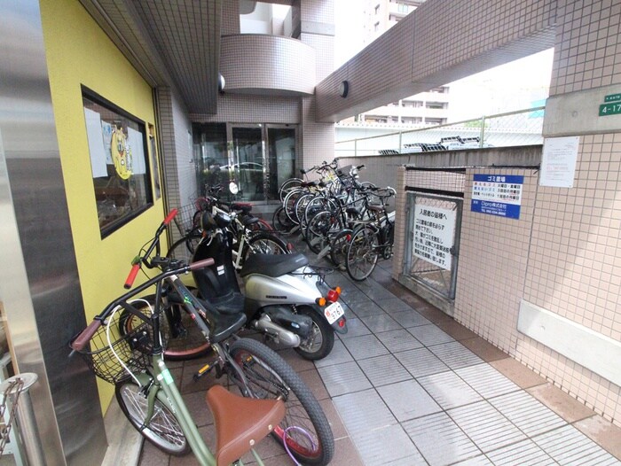 駐輪場 ピュアシティ南山荘通り