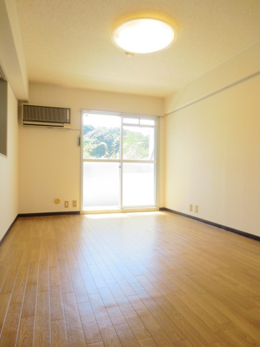 居室 ロイヤル葉山