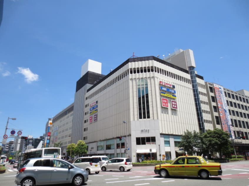 ミーナ天神(ショッピングセンター/アウトレットモール)まで600m ＳＡＫＵＲＡ天神