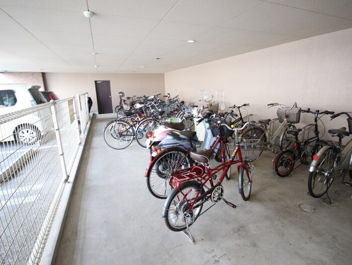 駐輪場 竹下駅前ＥＮハイツ