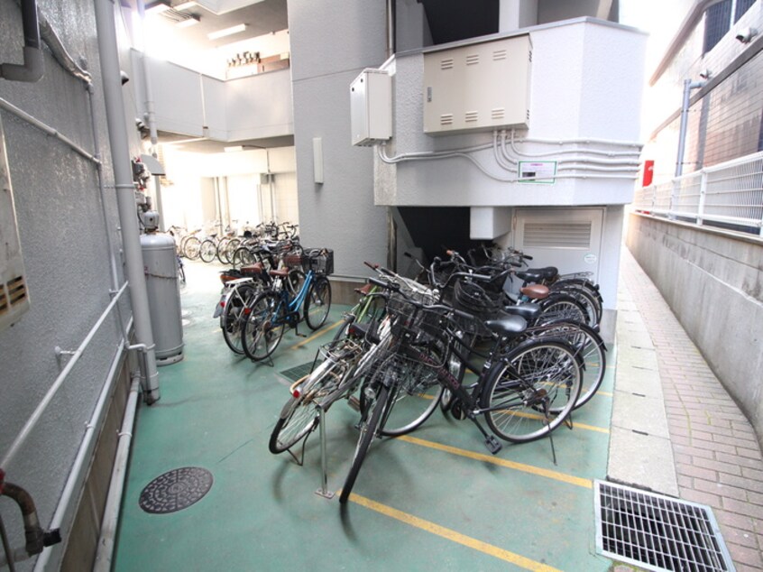 駐輪場 ヤングコーポ北方